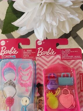 Barbie Pink Accessory Set with Jewelry, Handbag Play Pieces